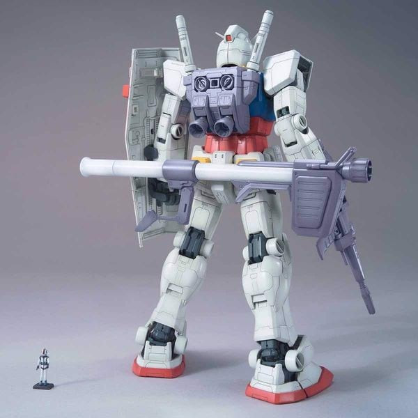 Gunpla_Ban_Rx-78-2_Gundam_Ver._One_Year_War_0079_Anime_Color_Mg_Gia_Re_Cb16360E938843D8Bdb84D1E7304D256_Master.jpg Gundam