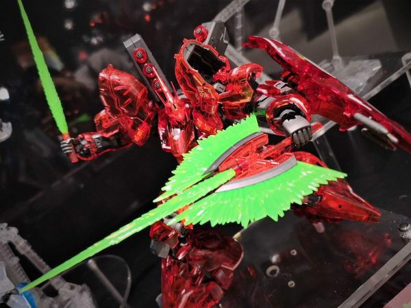 Cua_Hang_Ban_Sazabi_Clear_Color_Rg_Gundam_3D150A91194E4E8Aa5D24270A3842683_Grande.jpg Gundam