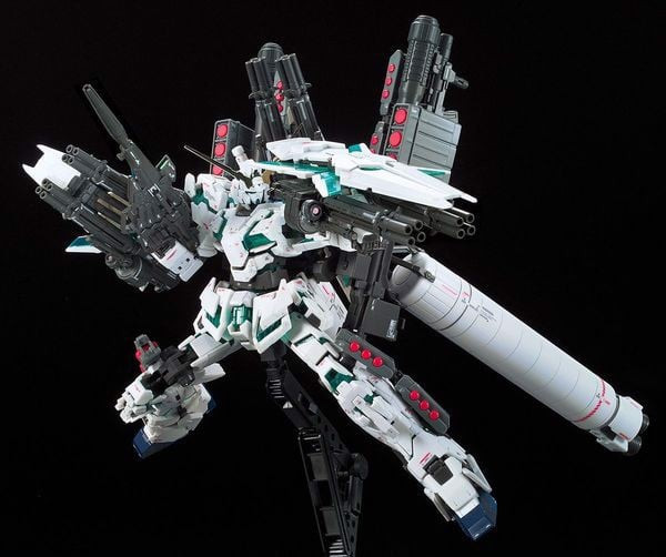 Mo_Hinh_Full_Armor_Unicorn_Gundam_Rg_Nhat_Ban_Grande.jpg Gundam