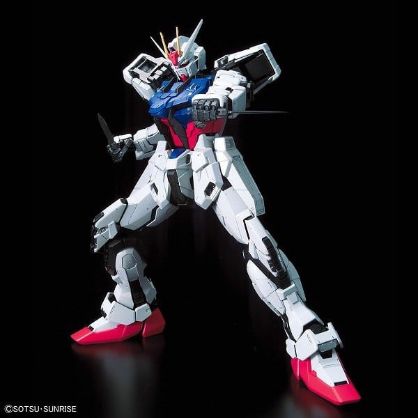 Mo_Hinh_Gundam_Strike_Gundam_Chinh_Hang_Bandai_0947E1F5A2C84447877911E6589E3643_Grande.jpg Gundam
