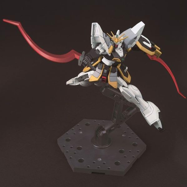 Review_Gundam_Sandrock_Hgac_8119Deece559444B98A27345Faf1Caae_Grande.jpg Gundam